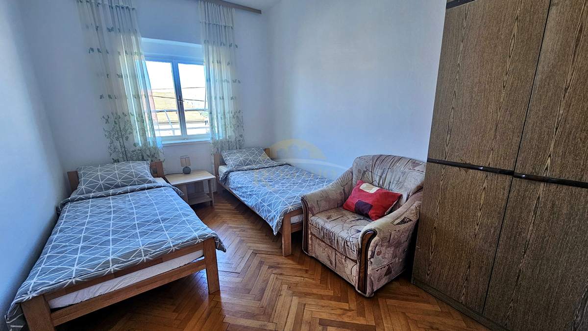 Hiša v Trogirju/Čiovu - Blizu kampa Rožac - 200 m od morja